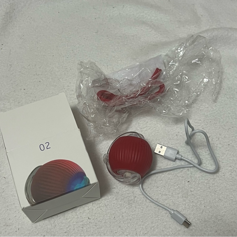 Interactive Red Cat Toy with String - Picture 5 of 10